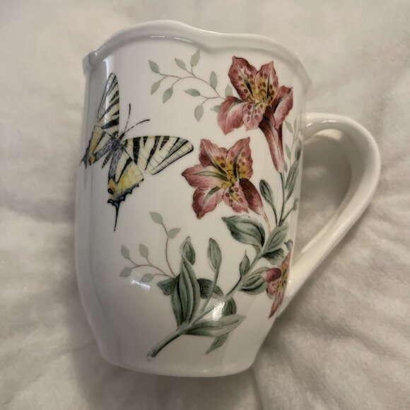 Lenox Butterfly Meadow Coffee Mugs Porcelain Floral Bee 12oz. Good Pre-owned. - Picture 1 of 9